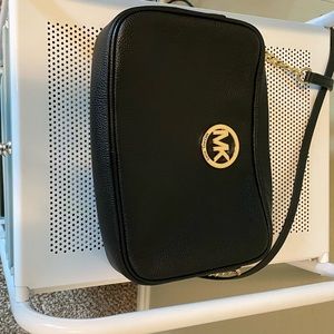 Michael Kors Fulton Leather Crossbody